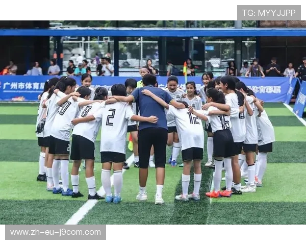 以足球小孩球员名字为线索探寻少年绿茵梦想与成长故事